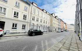 Aday - Central Studio Apartment